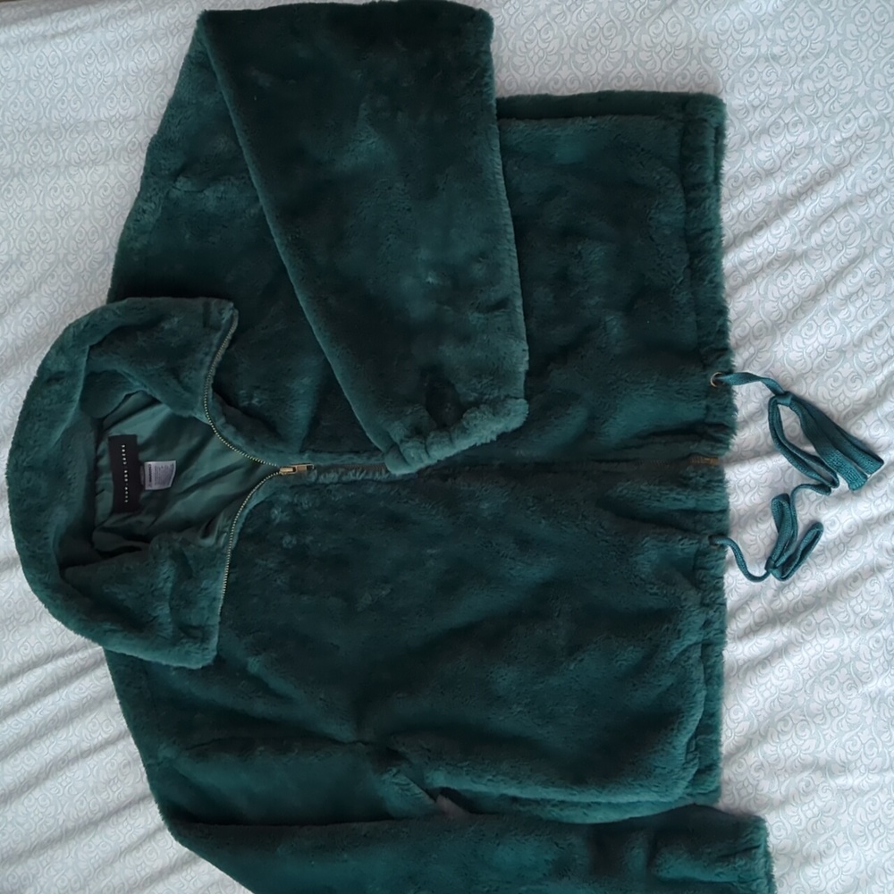 Victoria's Secret Know One Cares Fluffy Teddy Green Jacket Coat